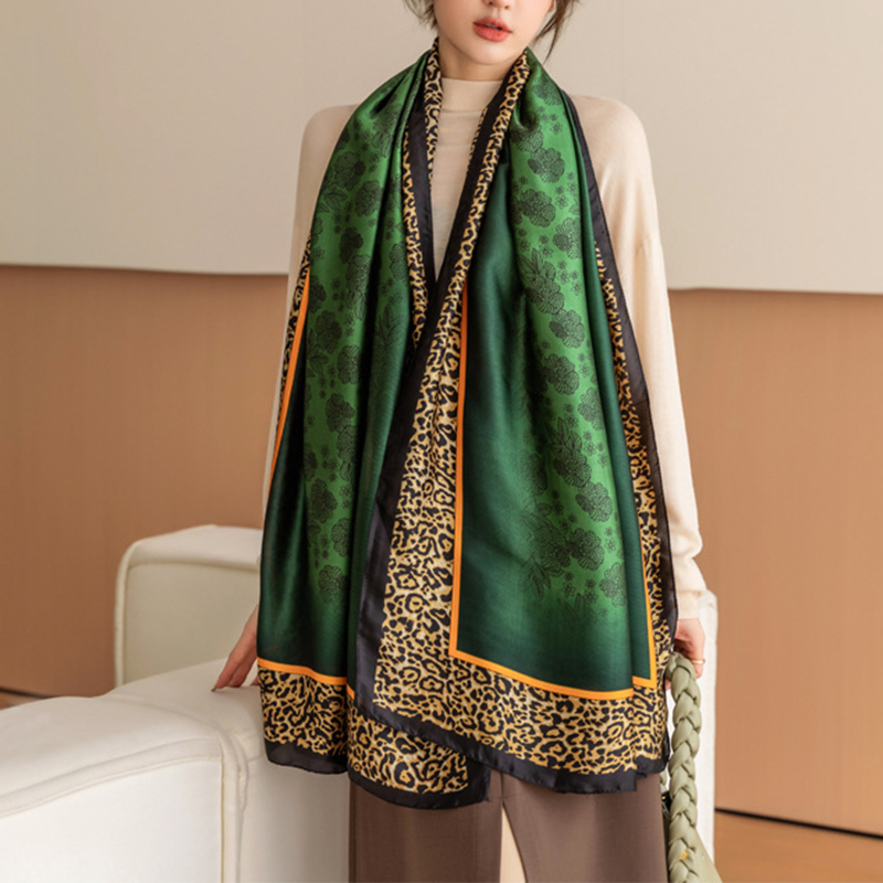 Luipaard bloemen groene sjaal
