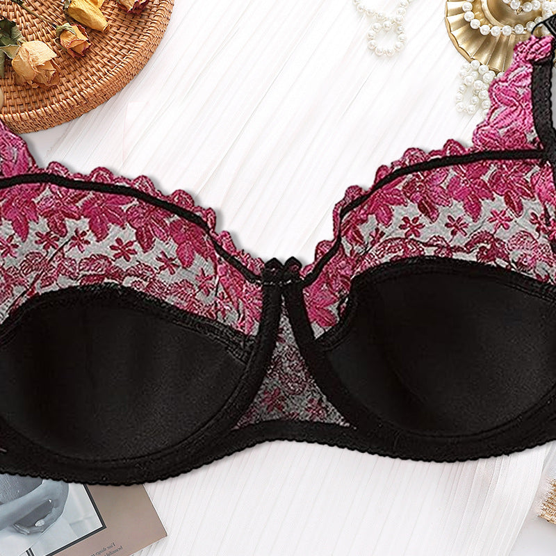 Beha met geborduurde bloemen in grote maten