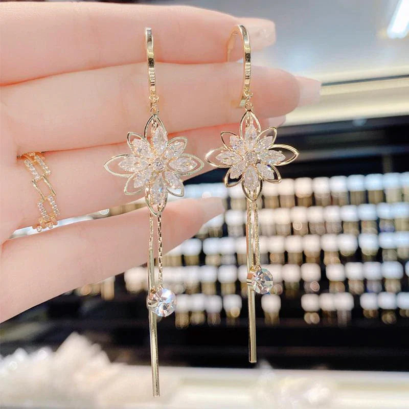 Zirkoon bloem kwast oorbellen