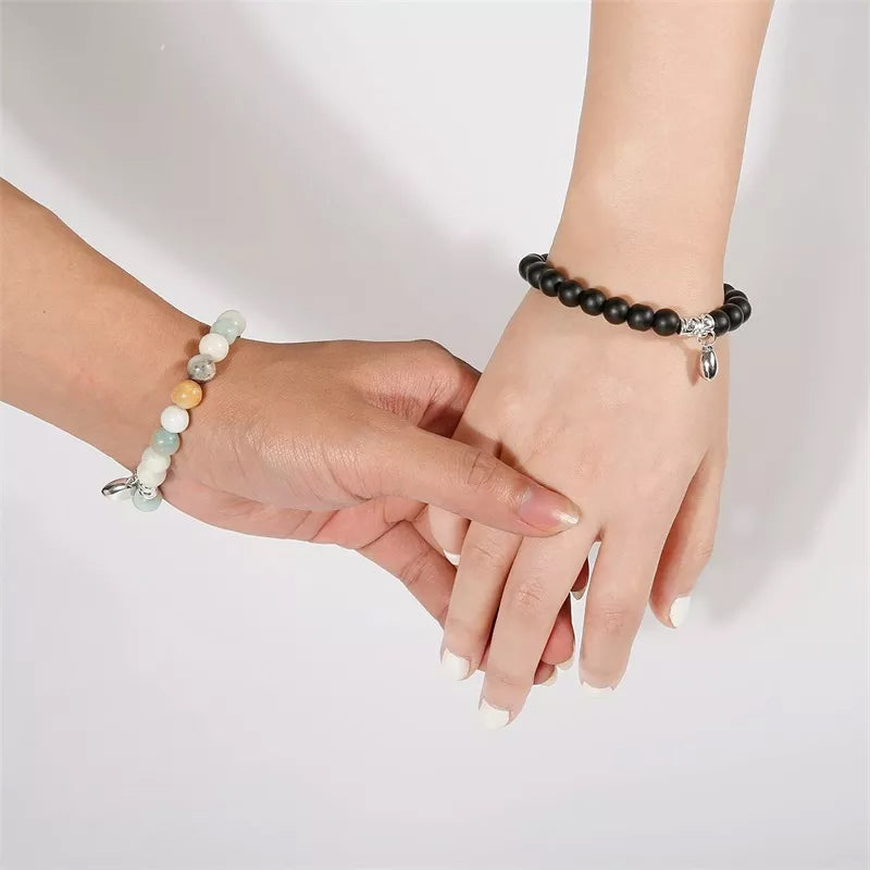 Kralenarmbanden met magnetische hartvorm