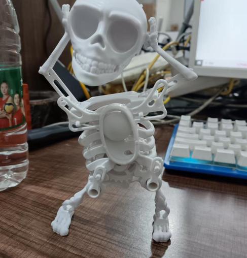 Dansend en swingend 3D doodshoofdspeelgoed | 50% KORTING