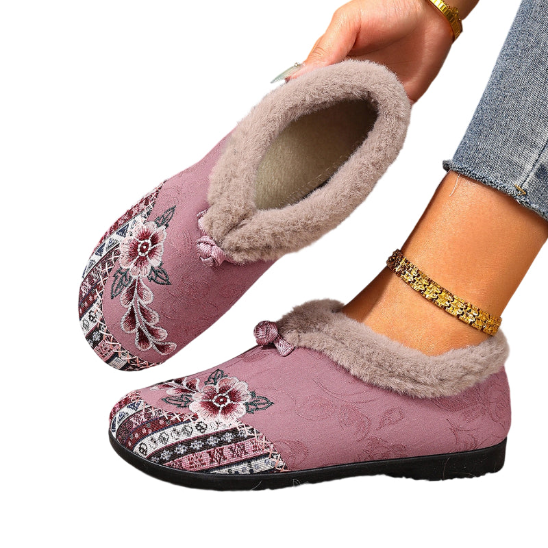 Sophie — Verwarmde Schoenen met 3D Borduurwerk en Antislipzool