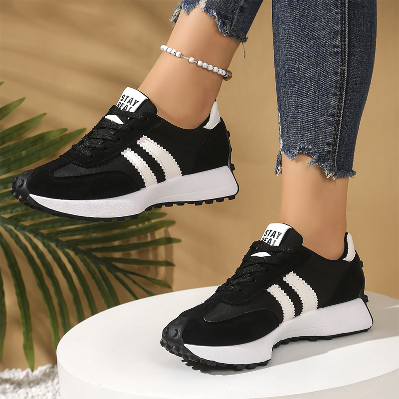Nina – Casual sneaker met 4 cm hak en retrostijl