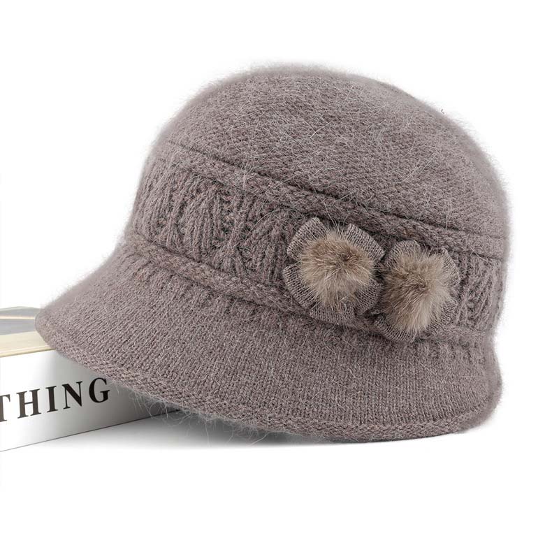 Sophia – Damespluchen wintermuts met bloemenaccenten