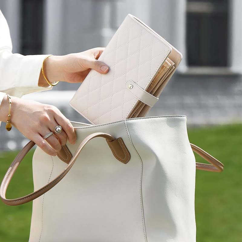 VelvetVault™ – Luxe Juwelen Opbergboek | Elegant, Veilig & Overal mee naartoe | 50% KORTING