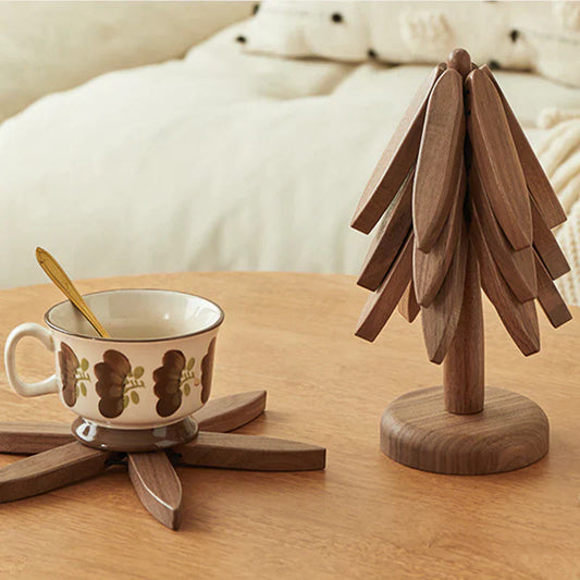 WoodJoy – Geïsoleerde onderzetters van massief hout in kerstboomdesign