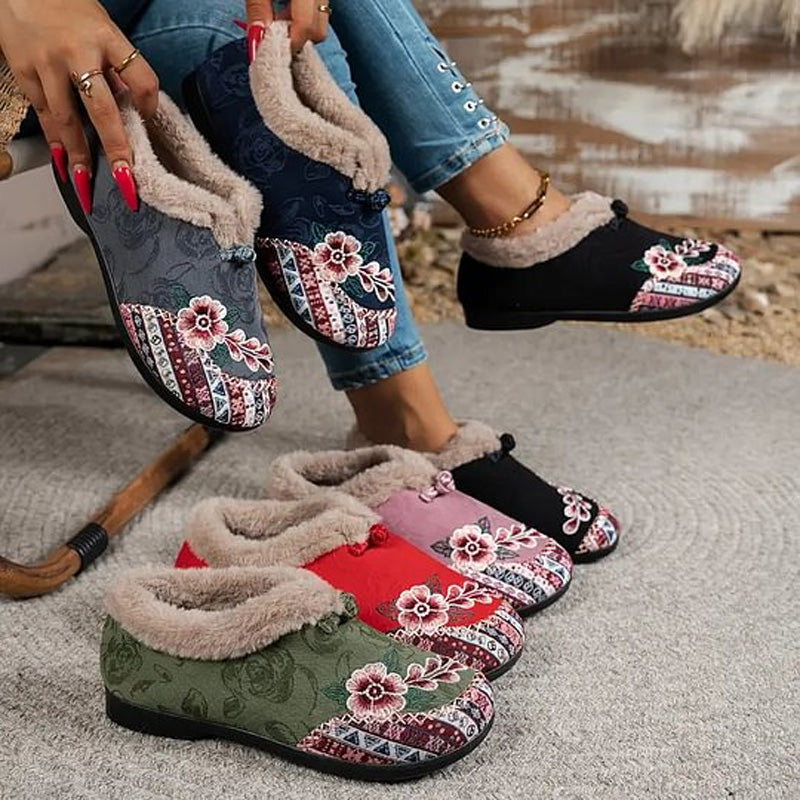Sophie — Verwarmde Schoenen met 3D Borduurwerk en Antislipzool