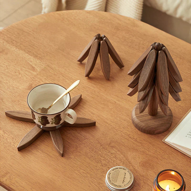 WoodJoy – Geïsoleerde onderzetters van massief hout in kerstboomdesign
