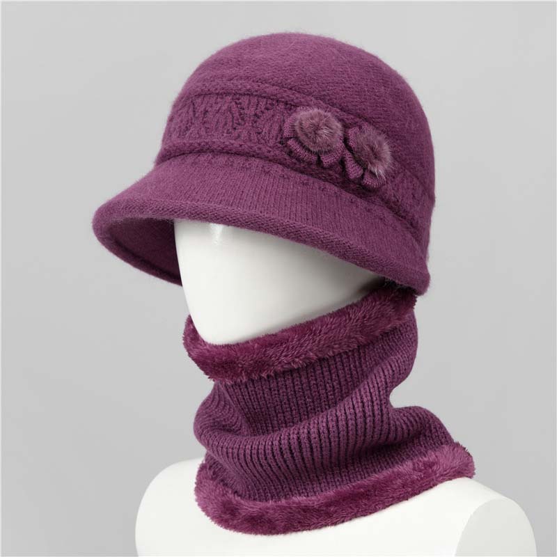 Sophia – Damespluchen wintermuts met bloemenaccenten