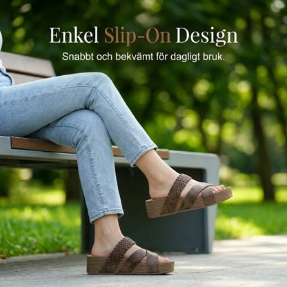 Heidi — Stijlvolle sleehak sandalen met dubbele bandjes en enkelarmbandje
