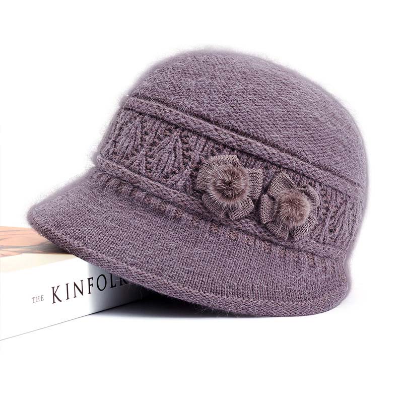 Sophia – Damespluchen wintermuts met bloemenaccenten