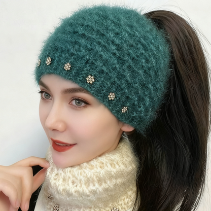 Grace – Gezellig gebreide hoofdband met bloemmotief en open bovenkant ontwerp