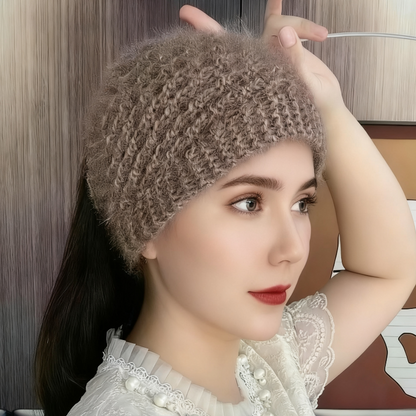 Grace – Gezellig gebreide hoofdband met bloemmotief en open bovenkant ontwerp