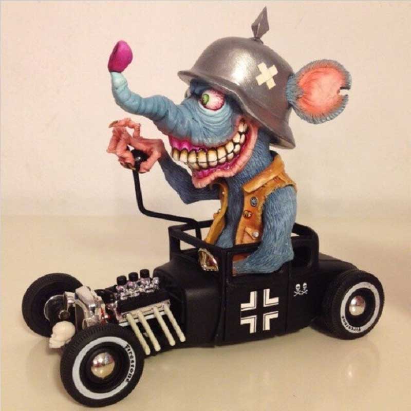 Boos monster standbeeld