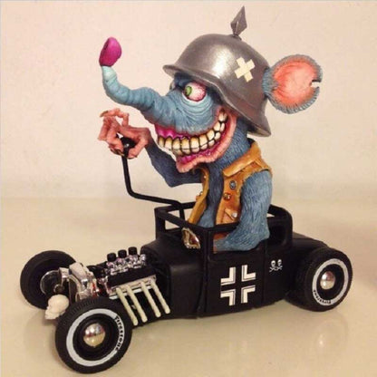 Boos monster standbeeld