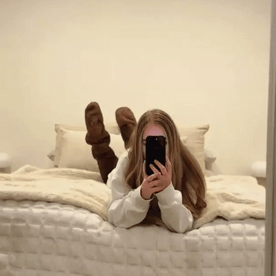 Mary — Warme Kniehoge Ganzendons Sokken met Verborgen Geschenkvak