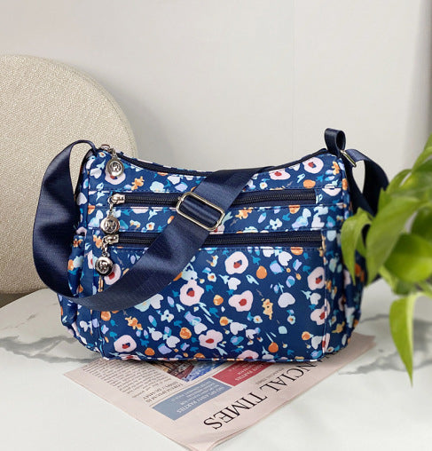 Alma – Spatwaterdichte Nylon Schoudertas met Verstelbare Band