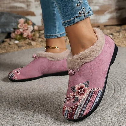 Sophie — Verwarmde Schoenen met 3D Borduurwerk en Antislipzool