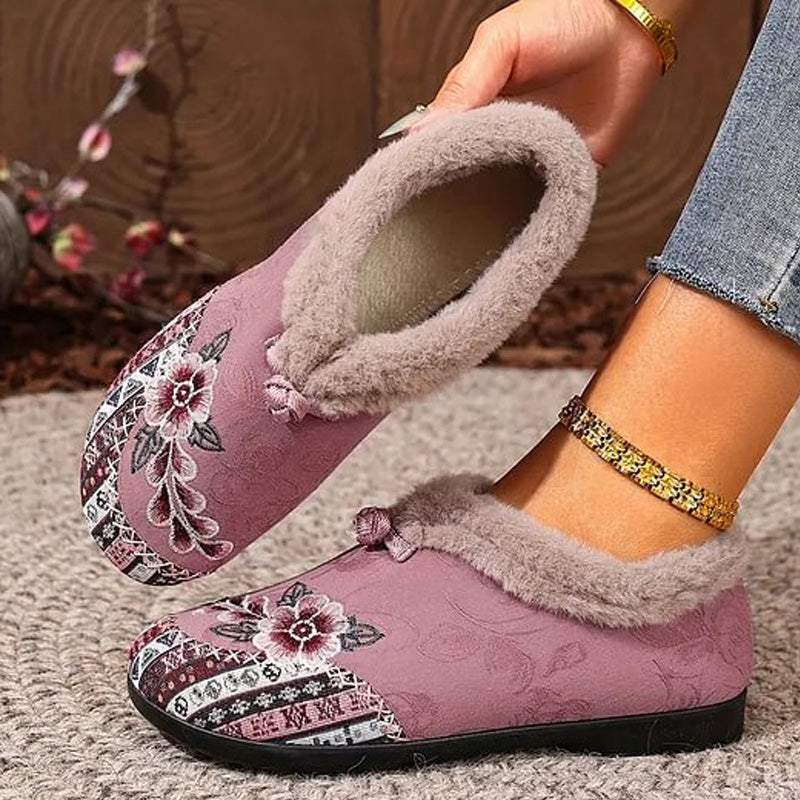 Sophie — Verwarmde Schoenen met 3D Borduurwerk en Antislipzool