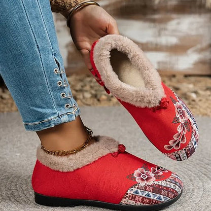 Sophie — Verwarmde Schoenen met 3D Borduurwerk en Antislipzool