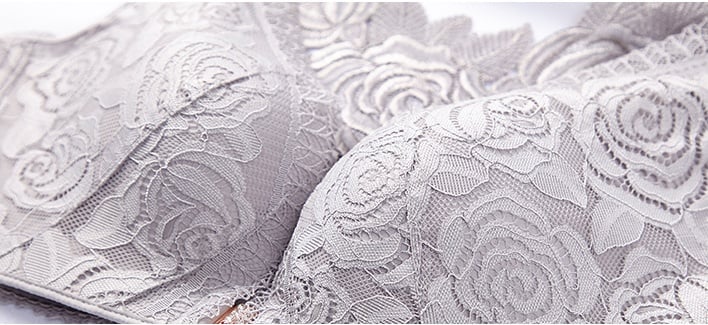 BloomBra™ beugelloze bh met rozenborduursel