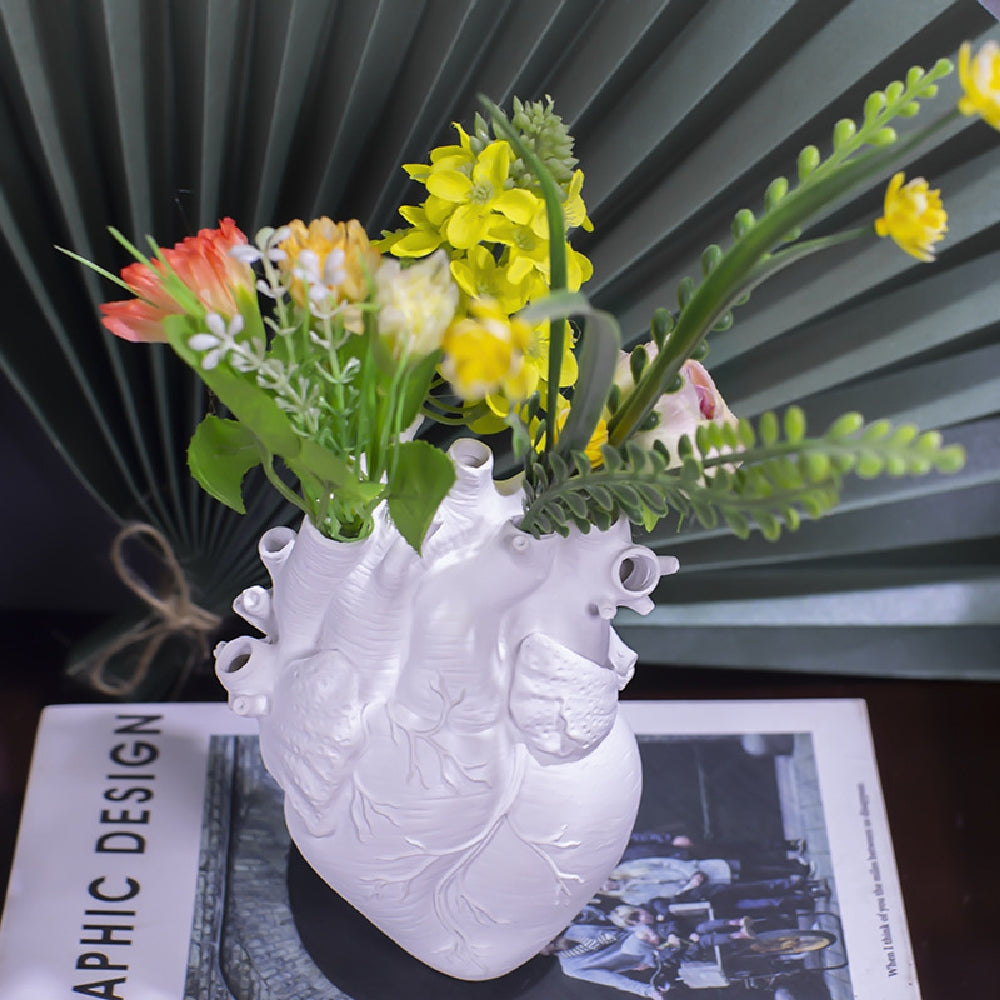 EcoArt - Moderne hartvormige vaas van hars | 50% KORTING