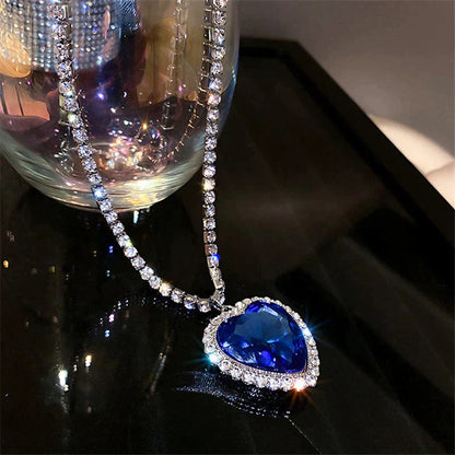 Amanda – Elegante Blauwe Hartketting | 50% KORTING