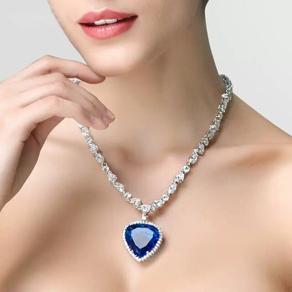 Amanda – Elegante Blauwe Hartketting | 50% KORTING