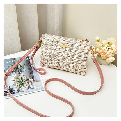 Ava – Gevlochten Schouderclutch met Metalen Glans