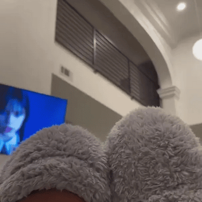 Mary — Warme Kniehoge Ganzendons Sokken met Verborgen Geschenkvak