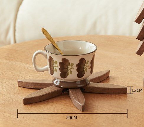 WoodJoy – Geïsoleerde onderzetters van massief hout in kerstboomdesign