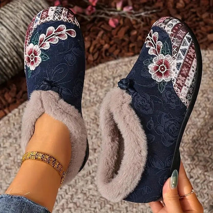 Sophie — Verwarmde Schoenen met 3D Borduurwerk en Antislipzool