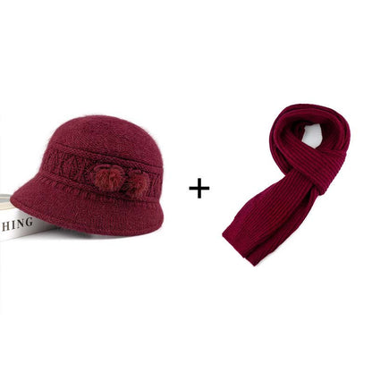 Sophia – Damespluchen wintermuts met bloemenaccenten