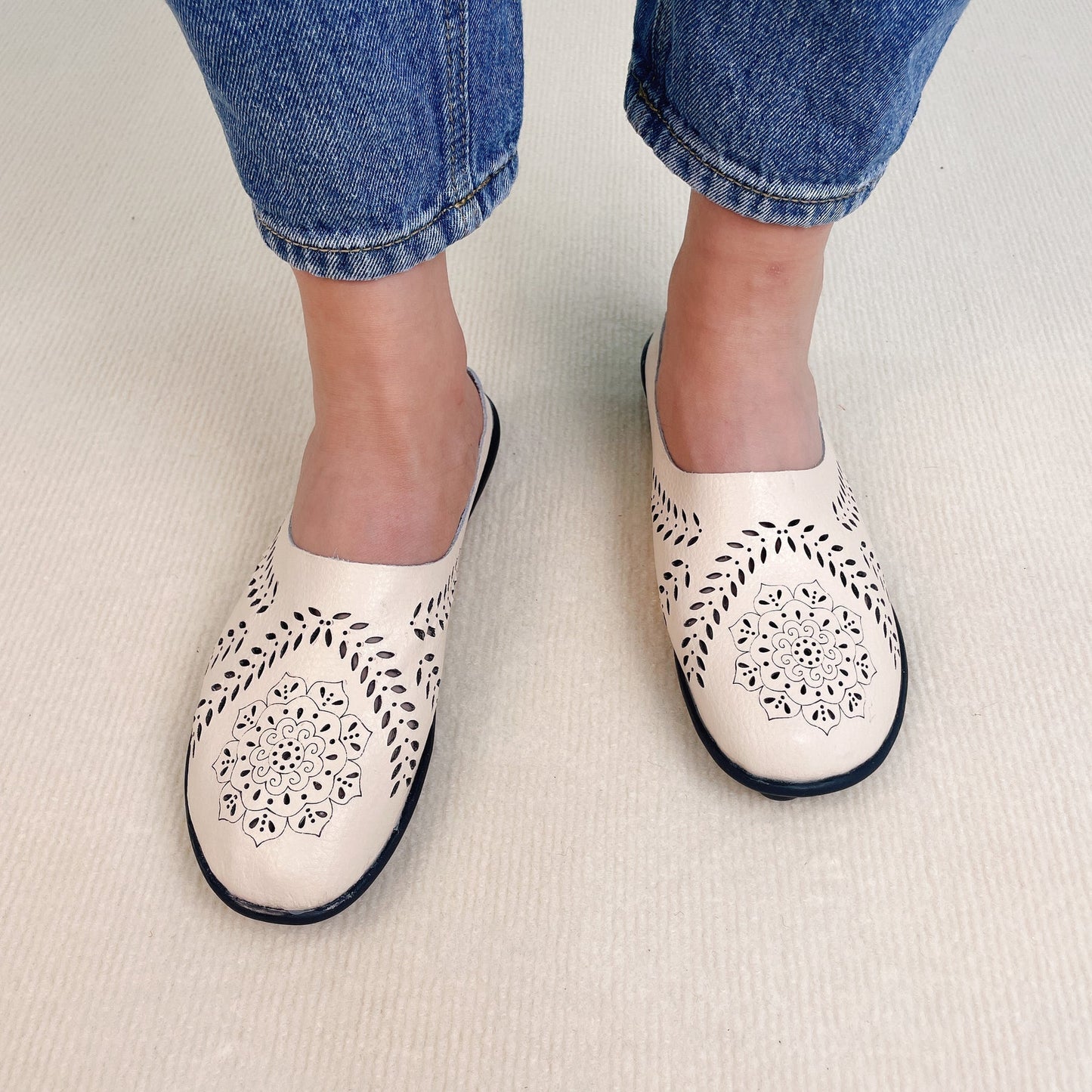 Casual pantoffels met gaten in alle kleuren