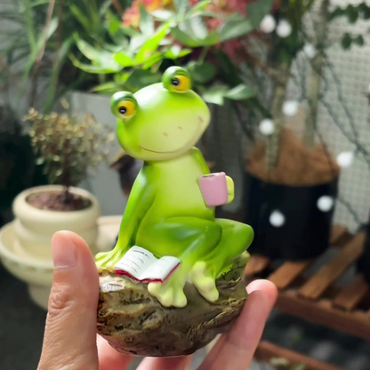 FrogLux® Charmig Läsande Grodstaty | 50% KORTING