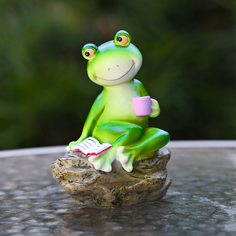 FrogLux® Charmig Läsande Grodstaty | 50% KORTING