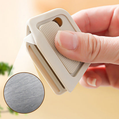 SafeCut – Intrekbare houder voor veiligheidsscheermesjes | 1+3 GRATIS