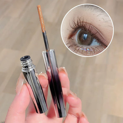 Laura – Mascara met strijkijzer | 1+1 GRATIS