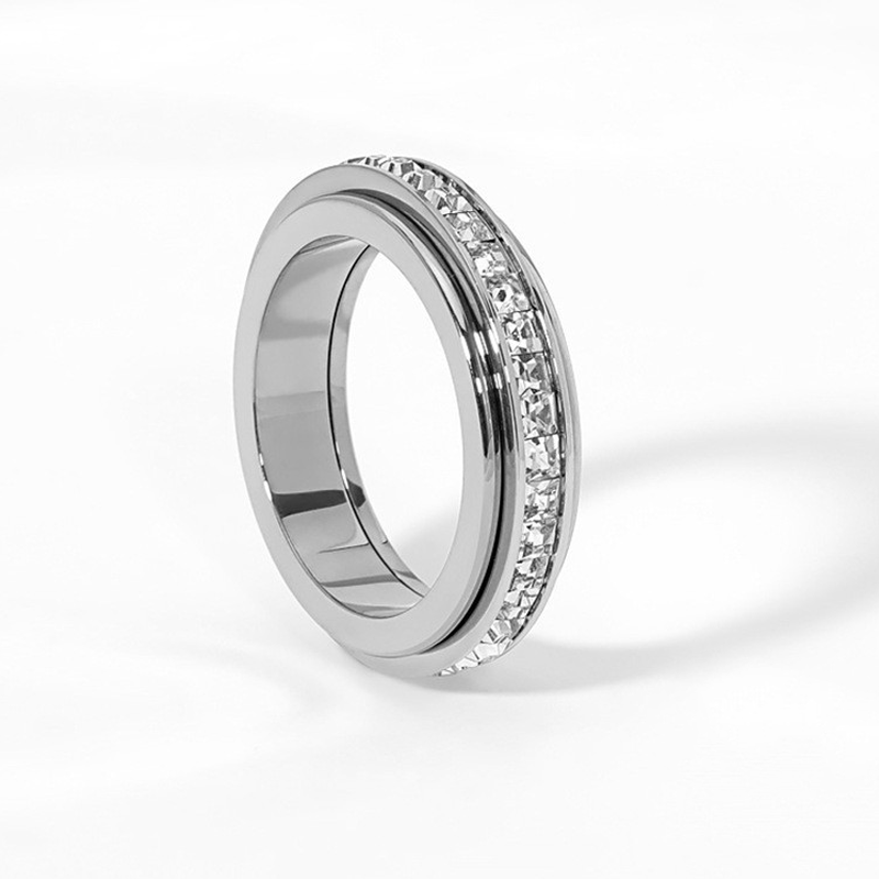 Ruth – Spinnerring van titaniumstaal | 1+1 GRATIS