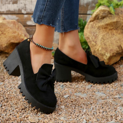 Carolyn – Dames loafers met strik en blokhak